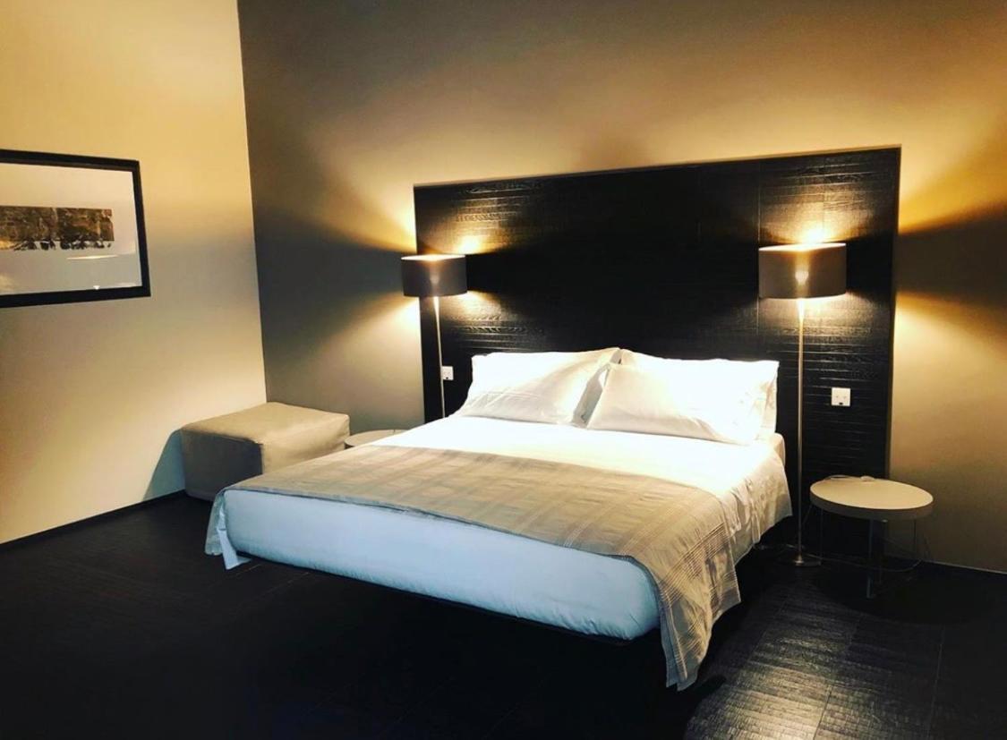 Salina Luxury Suites Parma Eksteriør billede